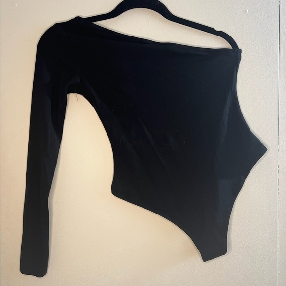 Forever 21 one shoulder bodysuit - Picture 2 of 4